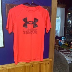 Tee Shirt Large pinkish/orange like new wore once doesn’t like color of it..